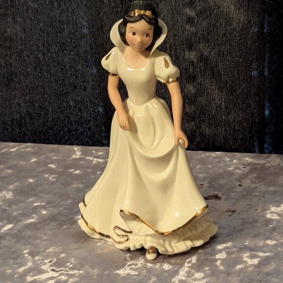 Disney Showcase Collection Snow White Lenox Classics New in Box COA - Picture 3 of 15